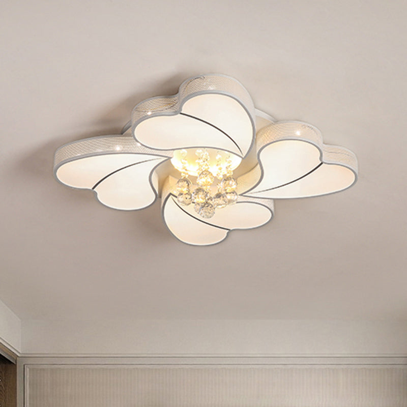 Lampe à encastrer contemporaine en acrylique en forme de cœur : LED blanche à 4 têtes avec gouttelettes en cristal