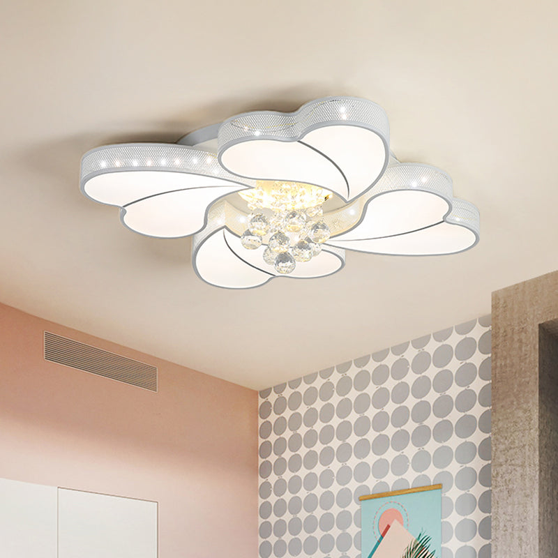 Lampe à encastrer contemporaine en acrylique en forme de cœur : LED blanche à 4 têtes avec gouttelettes en cristal