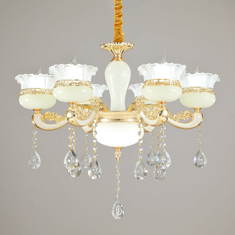 Lustre moderne en or avec abat-jour en verre blanc – Suspension à 6 têtes avec bords volantés pour éclairage de plafond de chambre