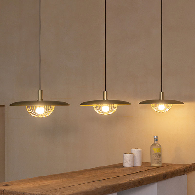 Suspension en fil de fer avec abat-jour en bois - Luminaire suspendu moderne
