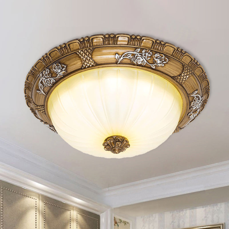 Plafonnier LED traditionnel pour chambre à coucher en marron avec abat-jour en verre brun clair - Disponible en largeurs de 14"/16"/19,5"