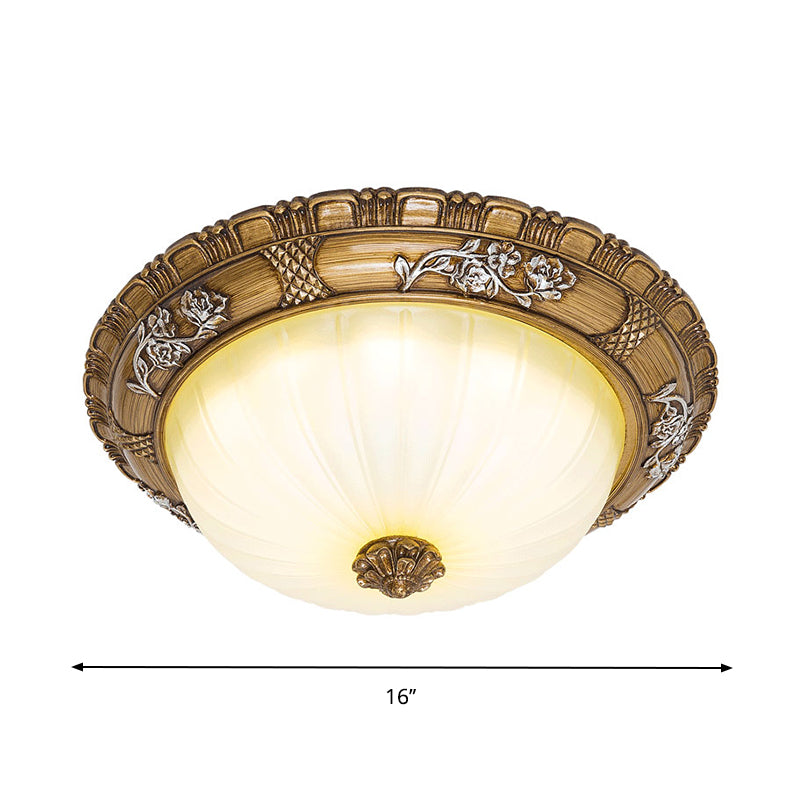 Plafonnier LED traditionnel pour chambre à coucher en marron avec abat-jour en verre brun clair - Disponible en largeurs de 14"/16"/19,5"