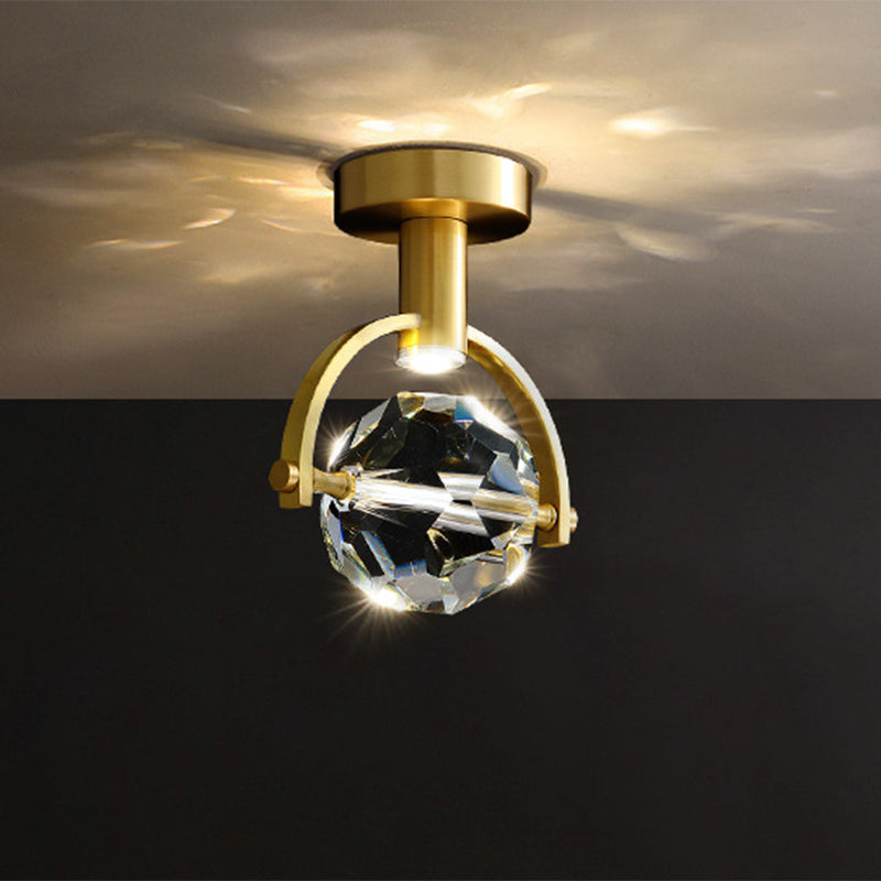 Plafonnier LED en cristal transparent pour porche : hexaèdre/sphérique biseauté, montage semi-encastré, laiton moderne