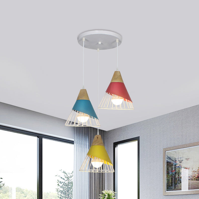 Lampe suspendue industrielle en métal à 3 têtes avec design conique noir/vert pour plafond de salon