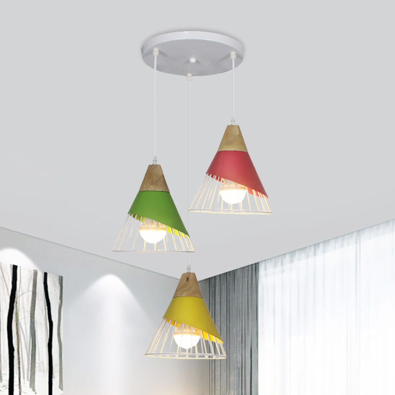Lampe suspendue industrielle en métal à 3 têtes avec design conique noir/vert pour plafond de salon