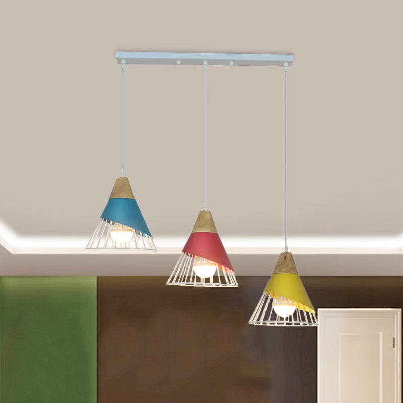 Lampe suspendue industrielle en métal à 3 têtes avec design conique noir/vert pour plafond de salon