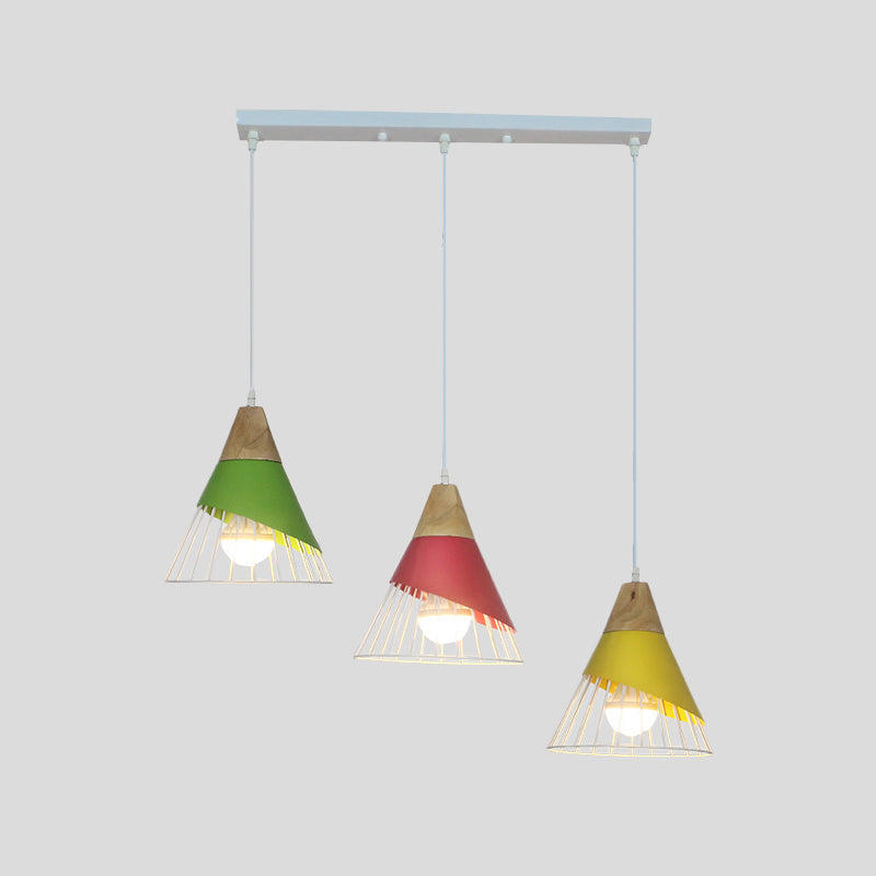 Lampe suspendue industrielle en métal à 3 têtes avec design conique noir/vert pour plafond de salon