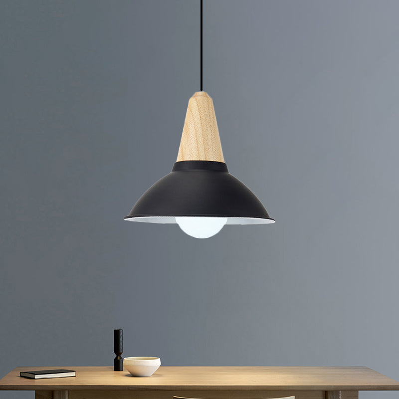 Plafonnier suspendu contemporain en métal et bois noir