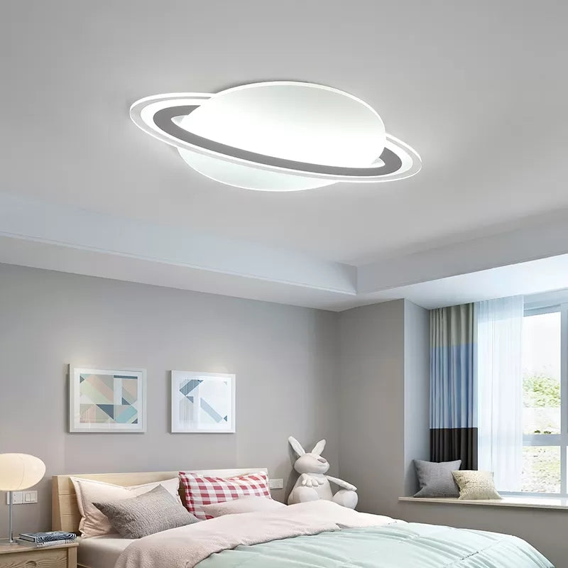 Plafonnier moderne en forme de planète en blanc pour chambre de garçon