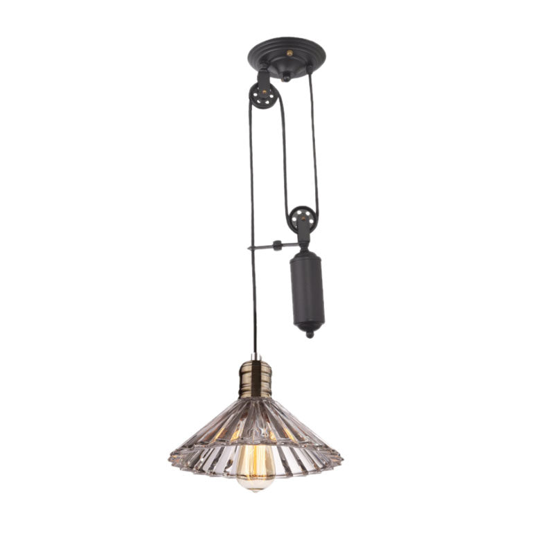 Suspension Farmhouse : luminaire en verre strié en forme de cône en bronze/laiton