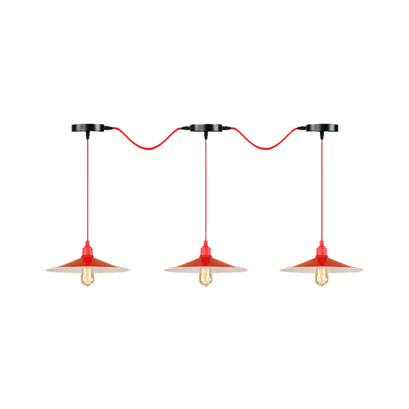 Lampe suspendue industrielle rouge évasée : luminaire métallique à 3/5 lumières pour cuisine