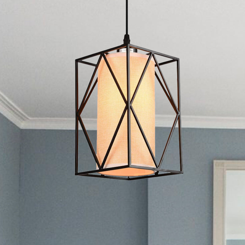 Plafonnier suspendu Farmhouse : cylindre noir avec verre/tissu transparent, à brancher pour le salon