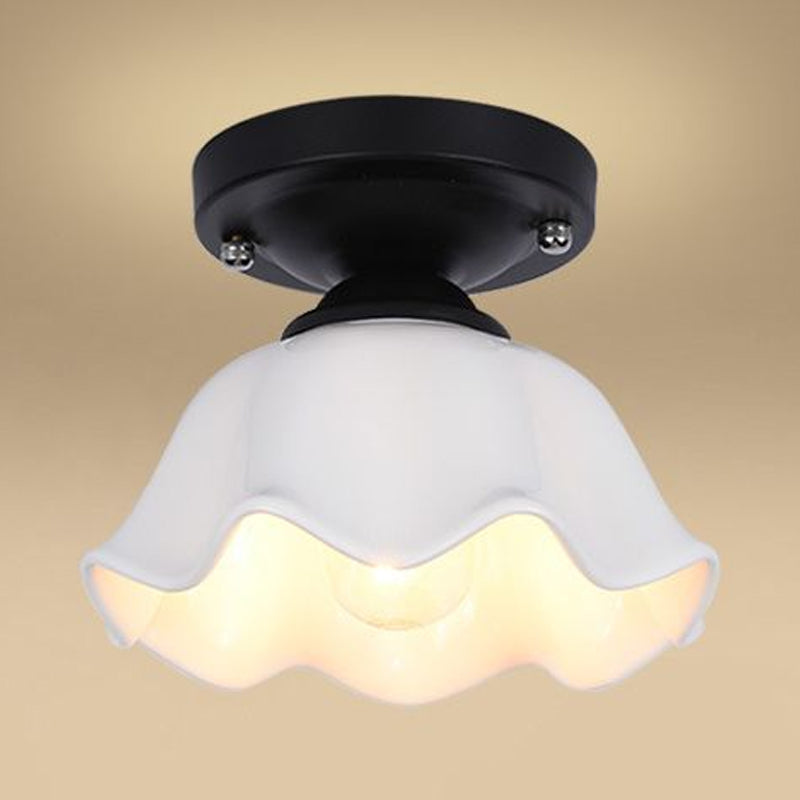 Luminaire de salon industriel en verre laiteux - Semi-encastré festonné, finition noire +