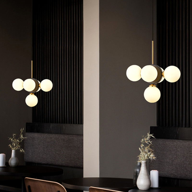 Lustre de restaurant à 5 lumières du milieu du siècle avec verre blanc/ambre - Design élégant en rafale