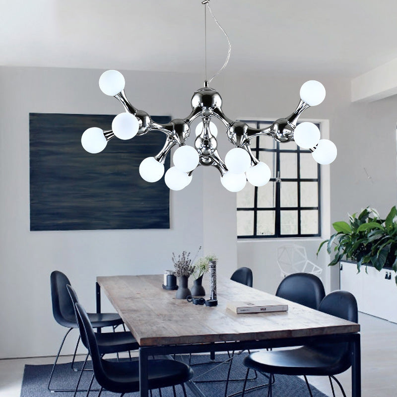 Lustre contemporain en métal avec abat-jour en verre blanc et finition chromée