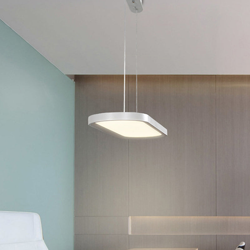 Plafonnier LED ovale en acrylique de 23,5"/35,5"/47" de large, gradation continue, chaud/blanc, télécommande (blanc/noir/marron)