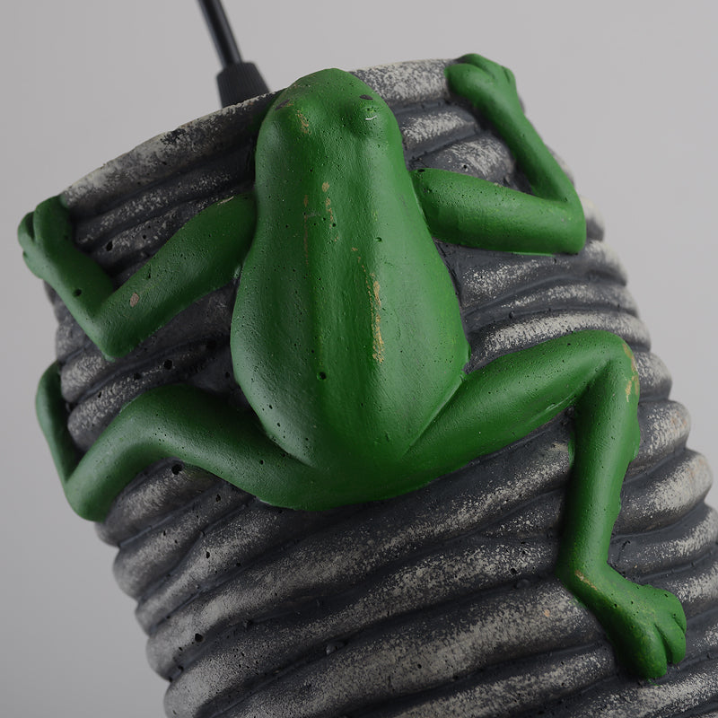 Suspension industrielle Frog Deco en laiton/noir/gris pour bars - Lampe en ciment et résine