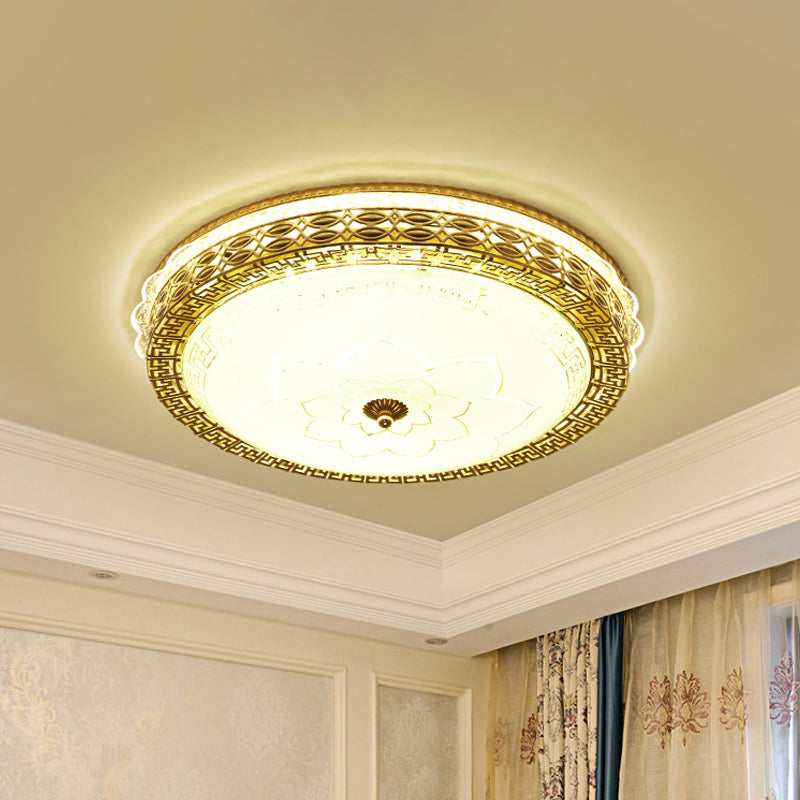 Plafonnier à tambour en verre opalin avec LED dorée et motif floral élégant
