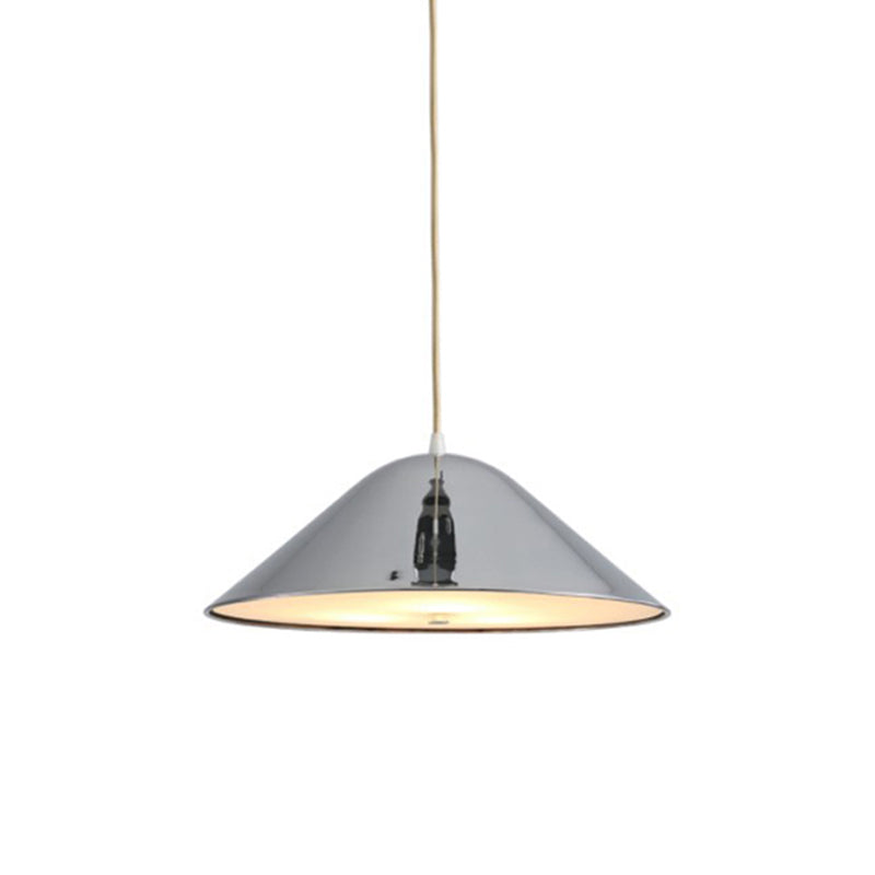 Suspension conique en métal moderne en noir mat, chrome poli et or rose pour salle à manger