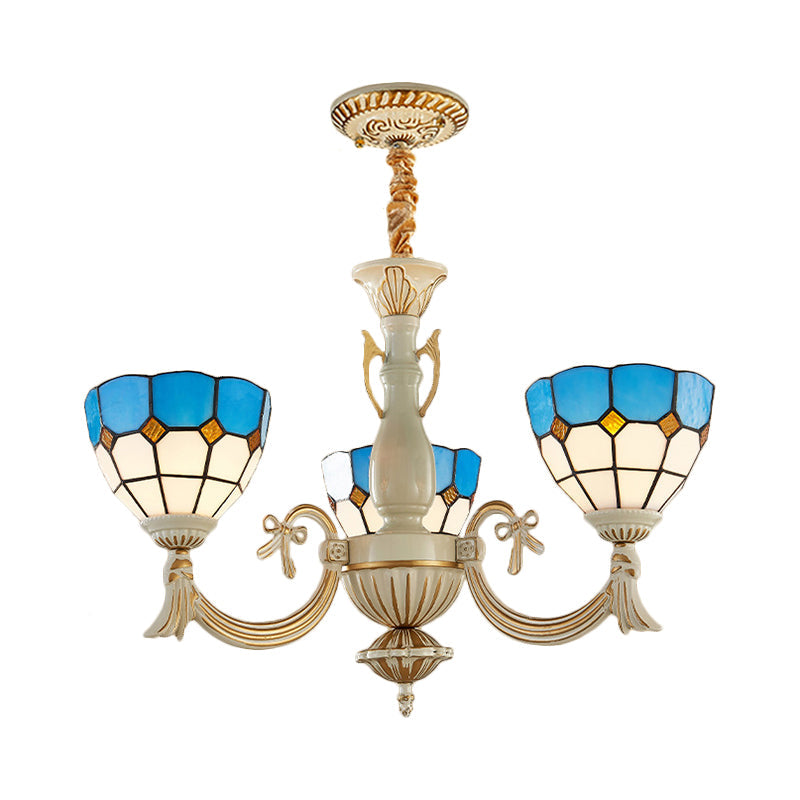 Lustre à 3 lumières en verre teinté bleu avec bras incurvé style baroque