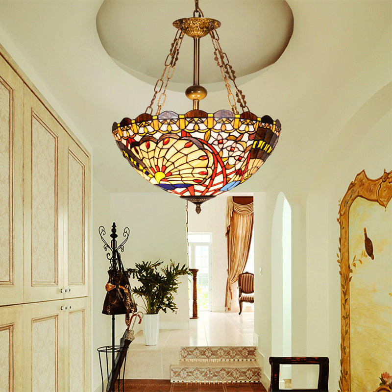 Suspension paon en vitrail avec finition en laiton vintage pour hall d'entrée : lustre Tiffany