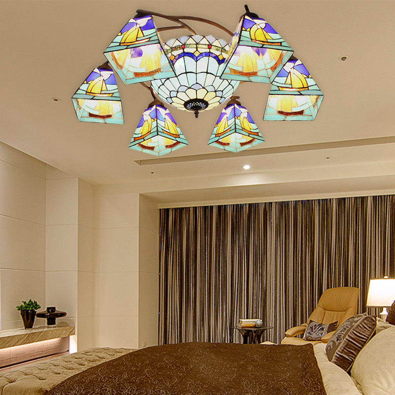 Lustre géométrique coloré Lodge : suspension en vitrail inversé jaune et bleu pour salon