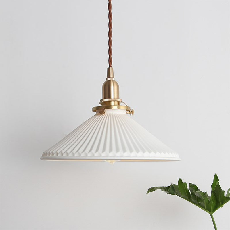 Lampe suspendue de salle à manger à cône strié Lampe suspendue de style simple à 1 lumière en céramique blanche