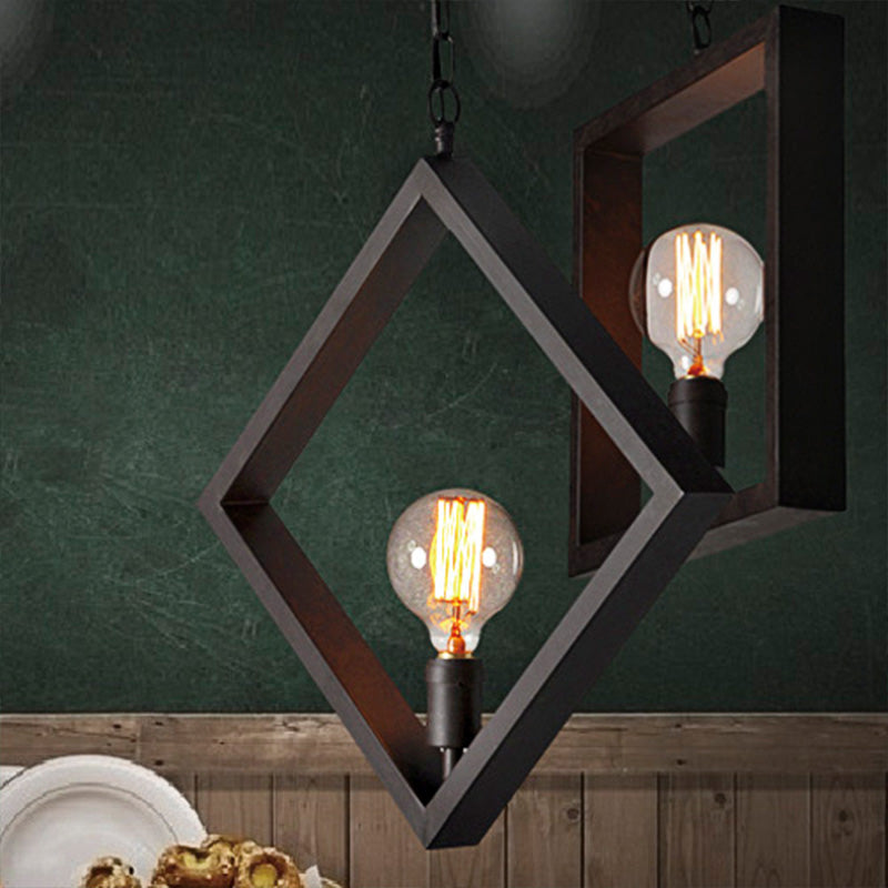 Plafonnier en métal noir de style antique avec accent en corde
