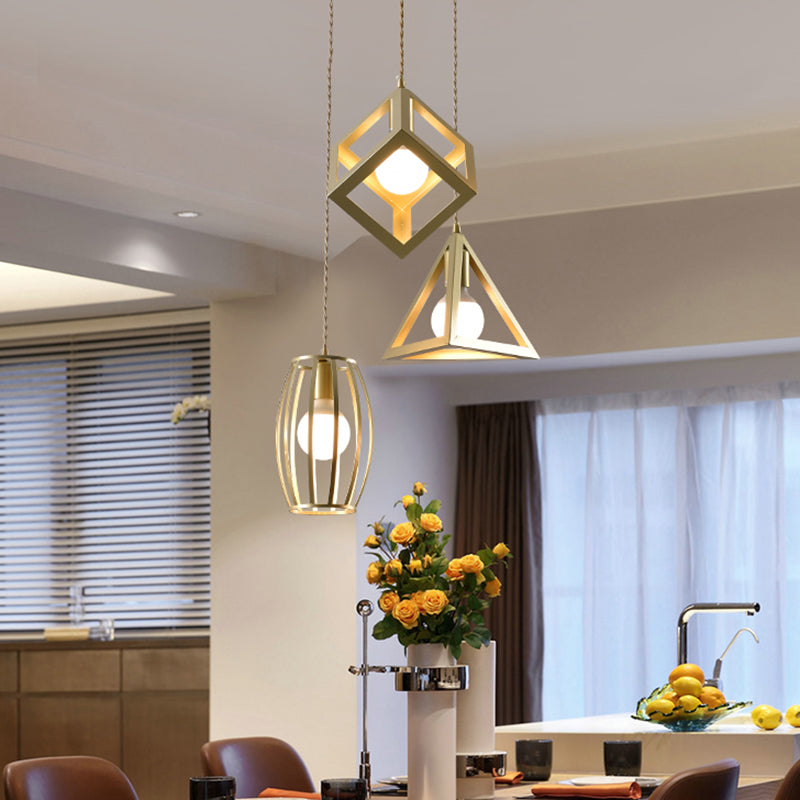 Lampe suspendue de ferme en métal doré avec 3 lumières : lampe suspendue de salon élégante