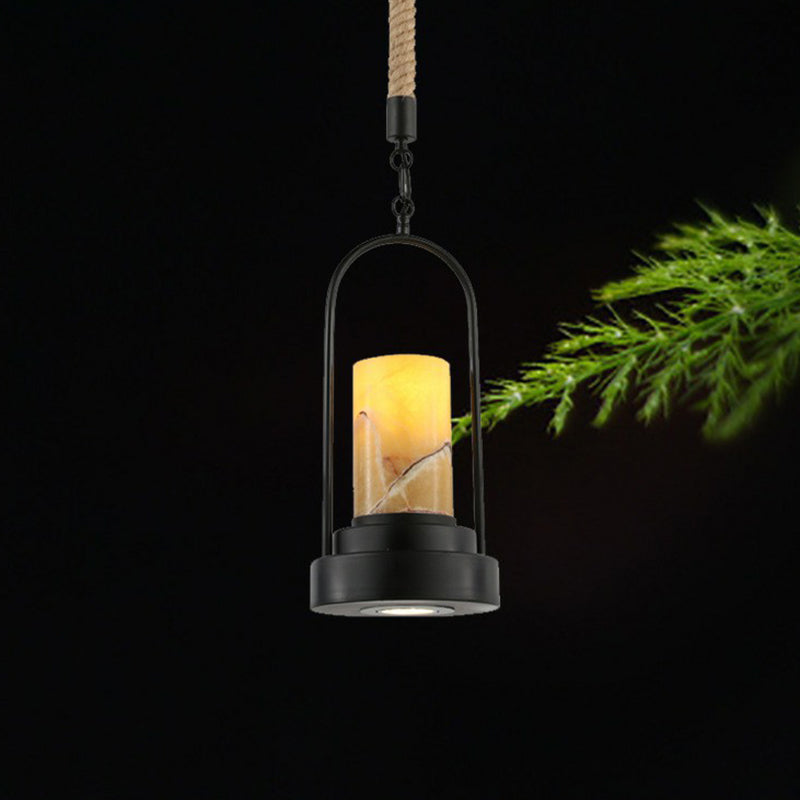 Lampe suspendue pour bar à vin avec fausses bougies - Marbre rural, 1 ampoule - Lampe suspendue noire avec cadre arqué et détails en corde