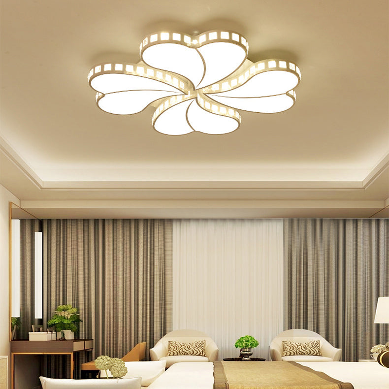 Child Bedroom Heart Flush Ceiling Light: Luxurious White Lamp with Crystal Accents