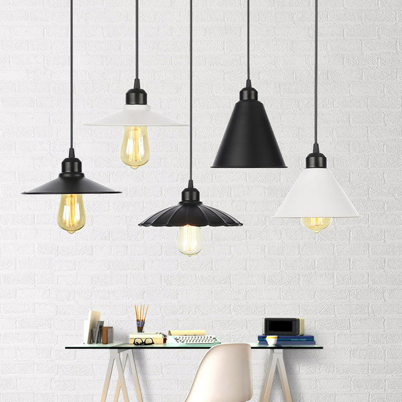 Plafonnier rustique avec abat-jour évasé en fer pour salon - Kit de suspension noir/blanc