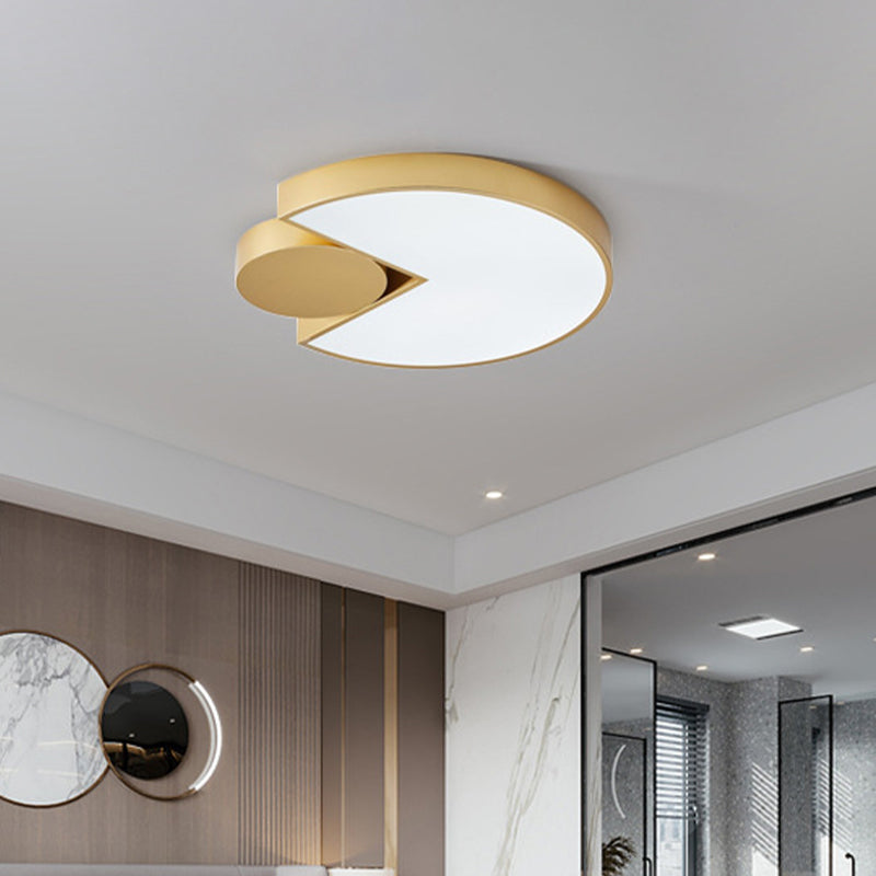 Modern Geometric LED Ceiling Light in Gold with 3 Color Light Options – Minimalistic Flush-Mounted Metal Lighting for Living Room