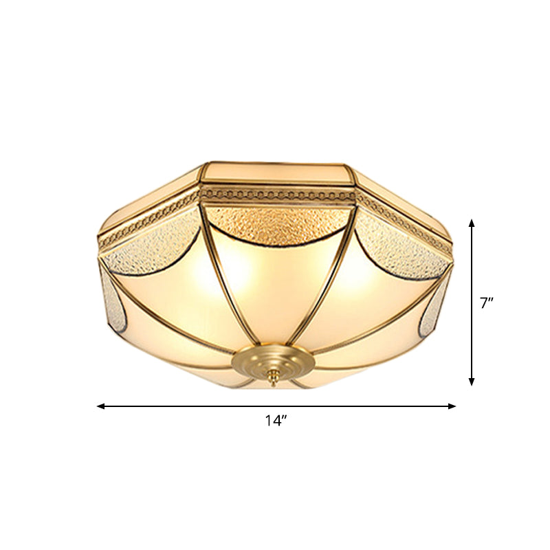 Plafonnier vintage en verre dépoli festonné avec finition en laiton - 3 lumières pour plafond de chambre