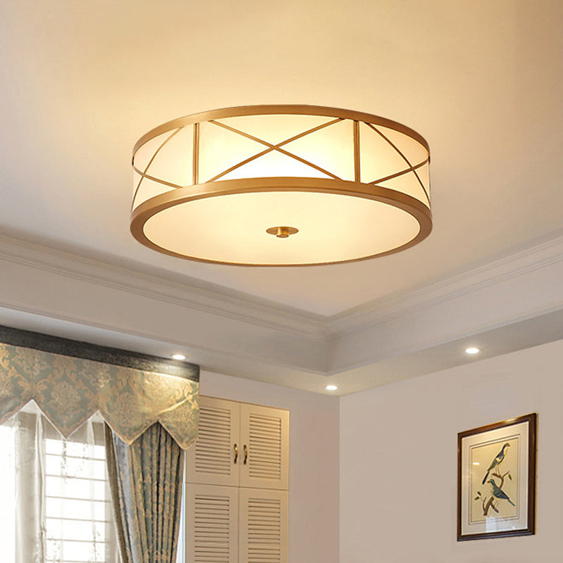 Plafonnier vintage en verre dépoli festonné avec finition en laiton - 3 lumières pour plafond de chambre