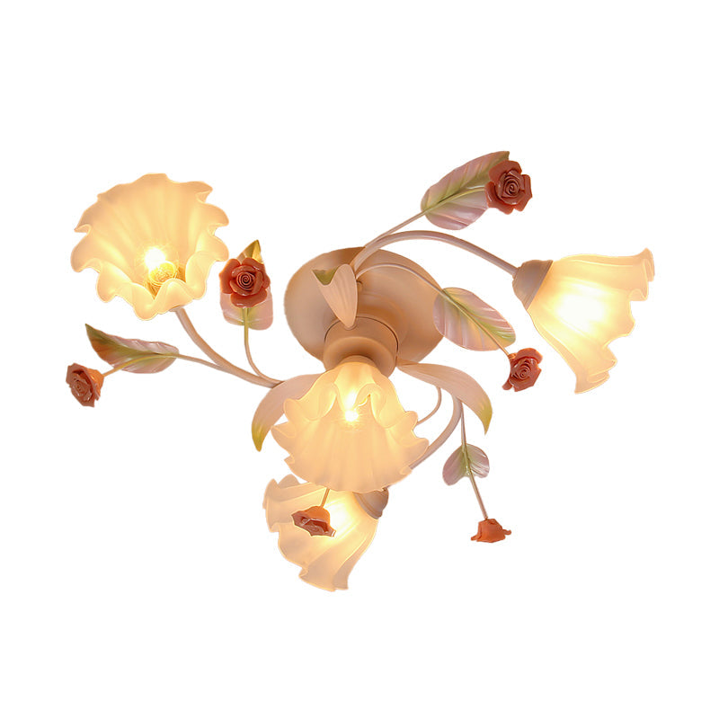Plafonnier semi-encastré de style pastoral à motif floral avec abat-jour en verre dépoli en blanc