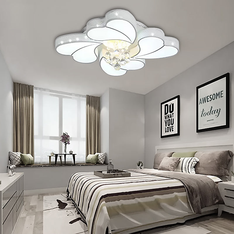 Vintage Crystal Ball LED Ceiling Lamp - Chic Heart Design - Bedroom Décor