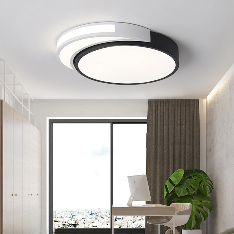 Circle Flush Mount LED Ceiling Light in Modern Black and White Acrylic Design for Bedroom