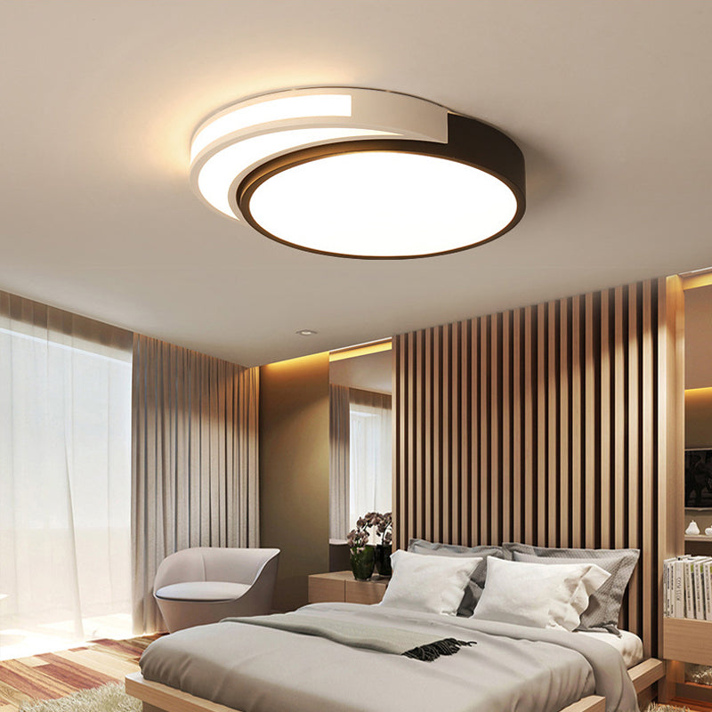 Circle Flush Mount LED Ceiling Light in Modern Black and White Acrylic Design for Bedroom