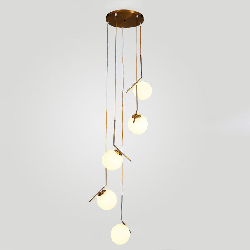 Suspension multi-lumières en verre opale au design sphérique minimaliste – Lampe à suspension élégante avec bras en métal pour le salon
