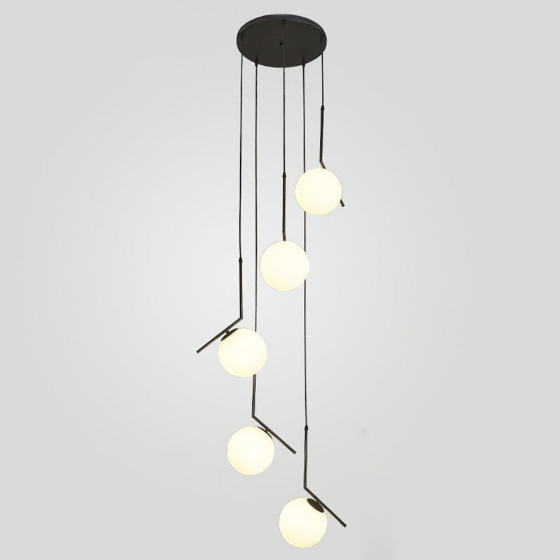 Suspension multi-lumières en verre opale au design sphérique minimaliste – Lampe à suspension élégante avec bras en métal pour le salon