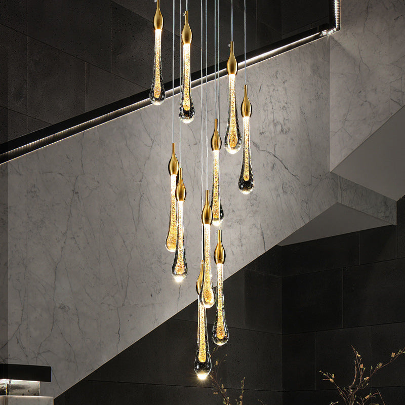 Suspension d'escalier en forme de goutte d'or avec verre à eau : kit de lampe suspendue moderniste