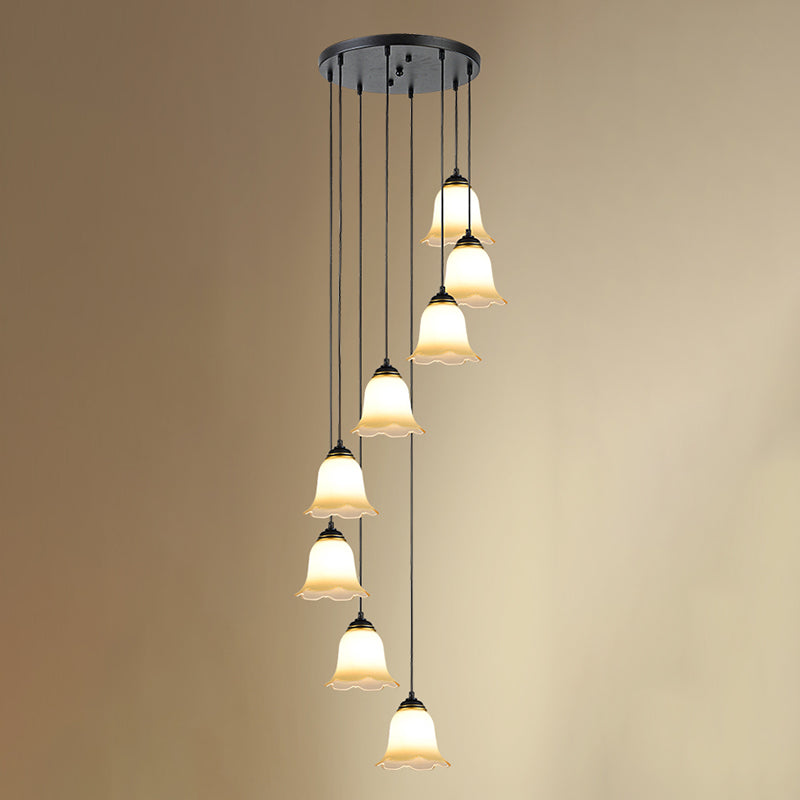 Suspension d'escalier minimaliste en forme de fleur noire avec verre dépoli et auvent rond