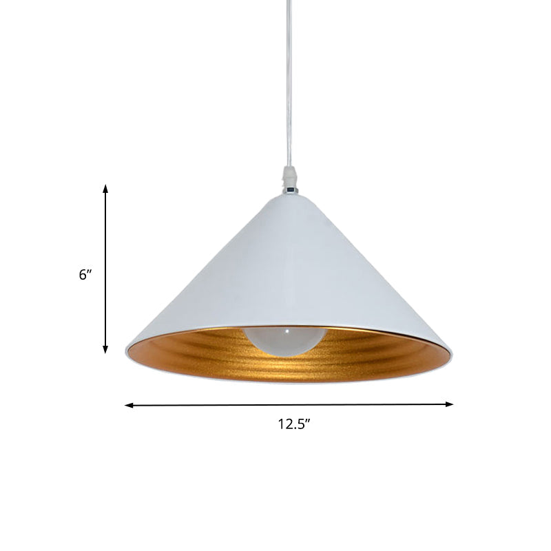 Plafonnier contemporain en métal avec abat-jour conique et ondulations dorées à l'intérieur - Nombreuses options - Suspension élégante pour salles à manger (noir/blanc)