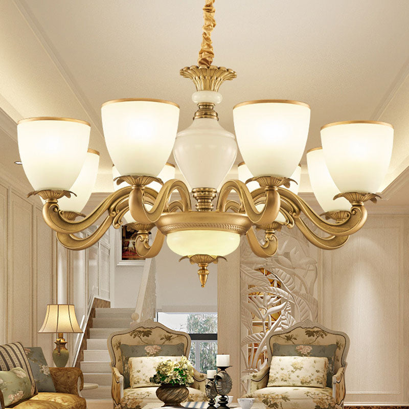 Luminaire suspendu Simplicity en or avec bol en verre laiteux pour le salon