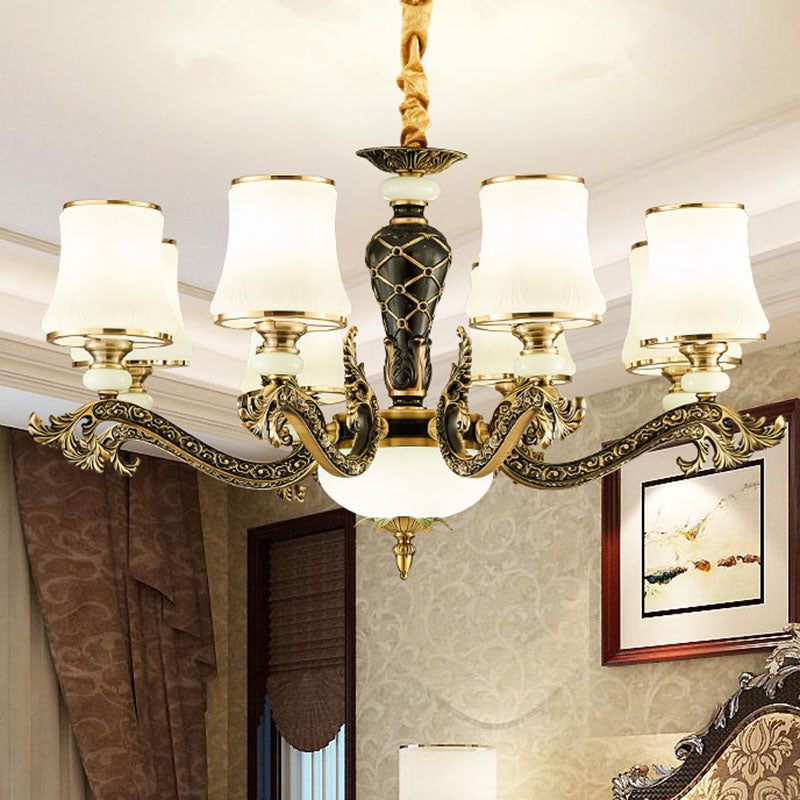 Lustre conique moderne en laiton avec éclairage suspendu en verre blanc pour le salon