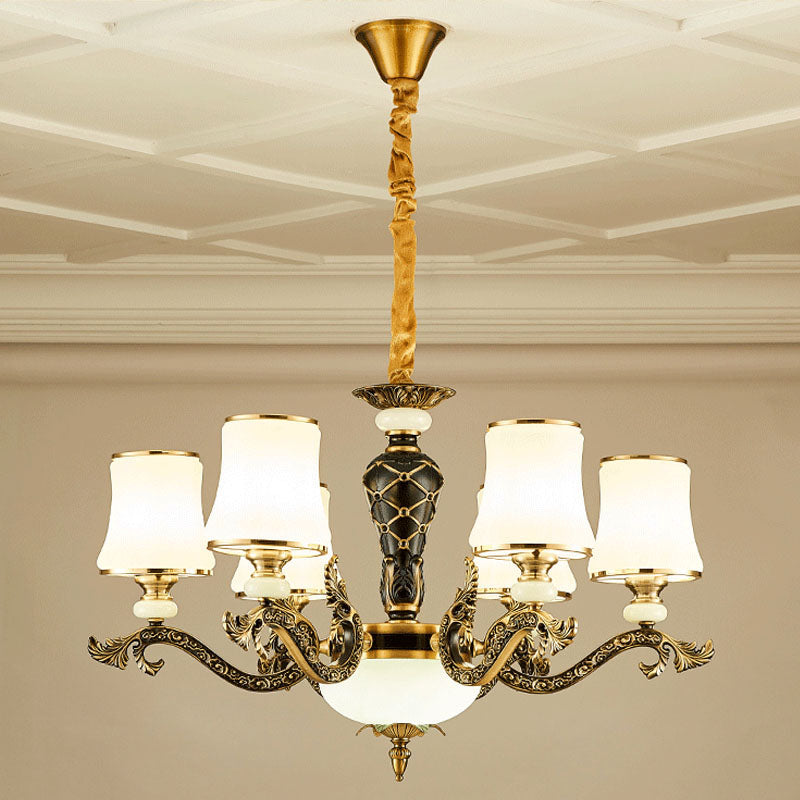 Lustre conique moderne en laiton avec éclairage suspendu en verre blanc pour le salon