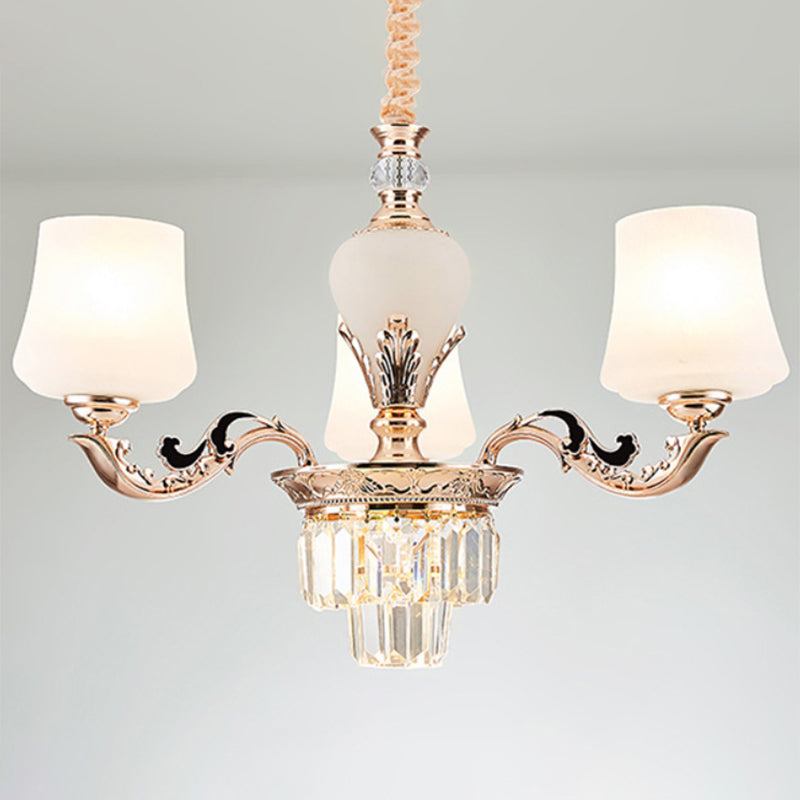 Lustre conique doré : lampe à pendule élégante avec abat-jour en verre dépoli blanc pour le salon