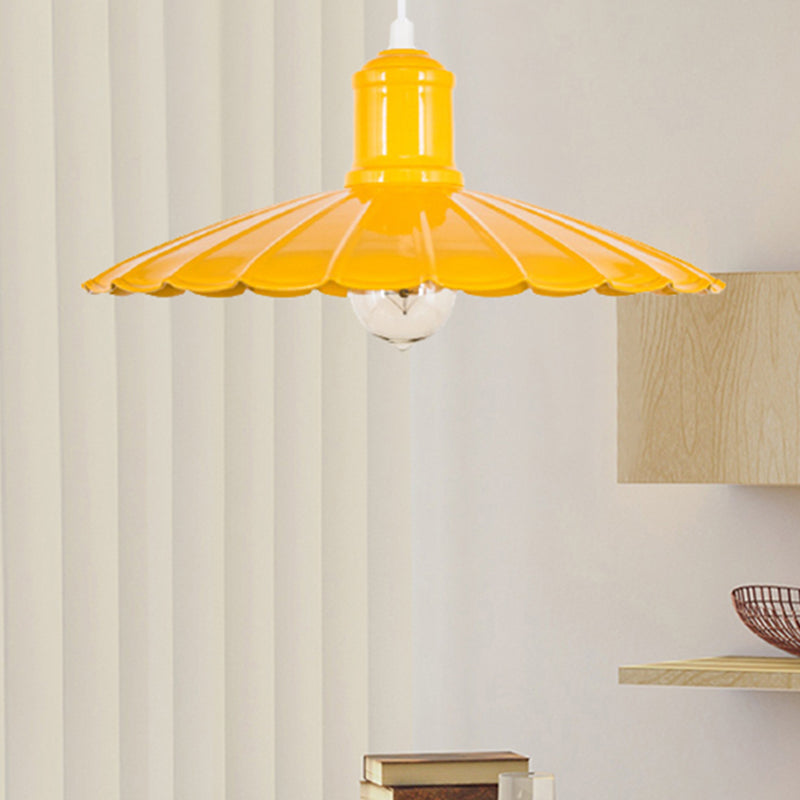 Luminaire suspendu en métal à abat-jour festonné rétro - Lampe suspendue à 1 tête en rouge/jaune/vert pour chambres