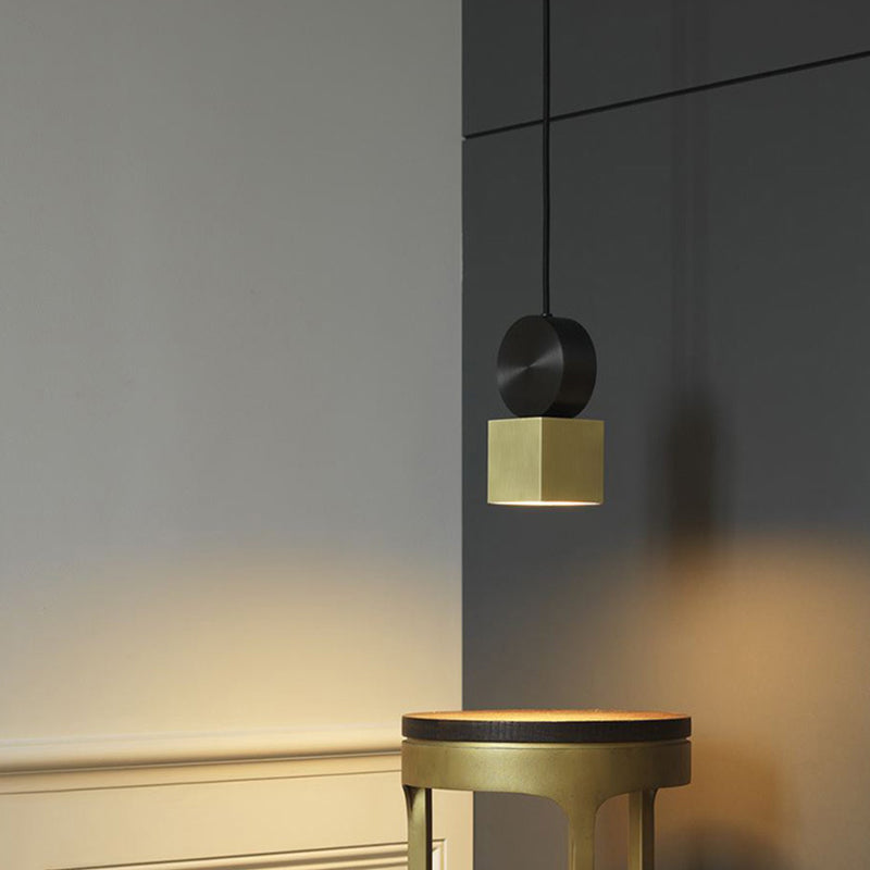 Plafonnier LED géométrique doré pour salle à manger